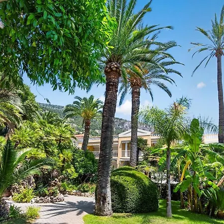 Avec Terrasse, Patio Et Garage A Menton